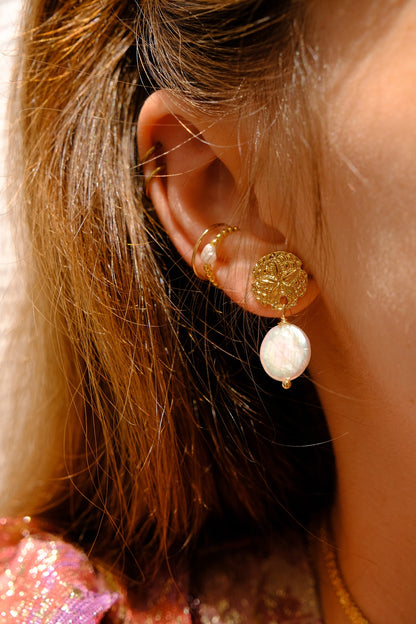 “Nixie” ear ring