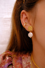 Upload image to gallery, “Nixie” ear ring
